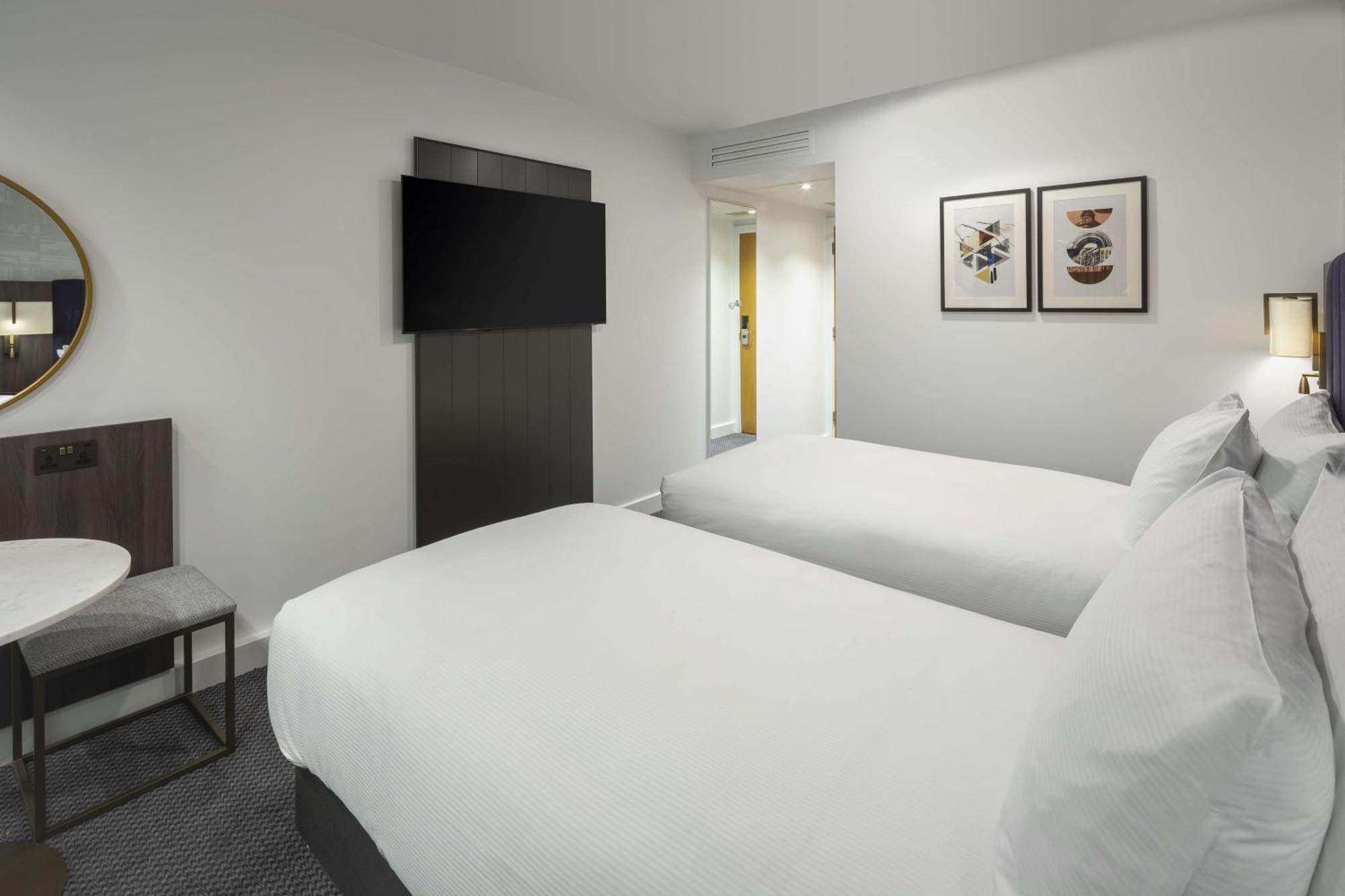 Doubletree By Hilton Manchester Piccadilly Exterior foto