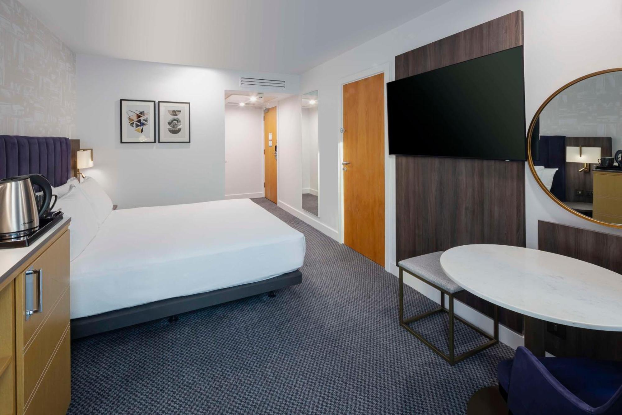 Doubletree By Hilton Manchester Piccadilly Exterior foto